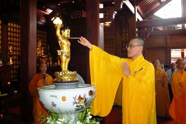 Ý nghĩa và phương cách làm Lễ Tắm Phật